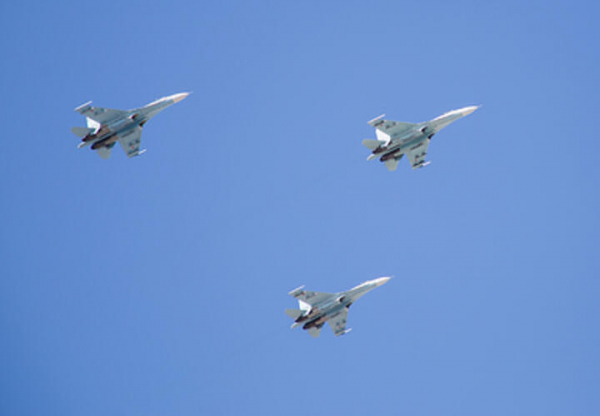 Истребитель СУ-27 отогнал самолеты ВВС Британии от госграницы РФ в Черном море
Истребитель СУ-27 отогнал самолеты ВВС Британии от госграницы РФ в Черном море