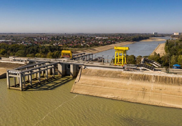 
Осадков много: жители Краснодара боятся, что городское водохранилище переполнится
