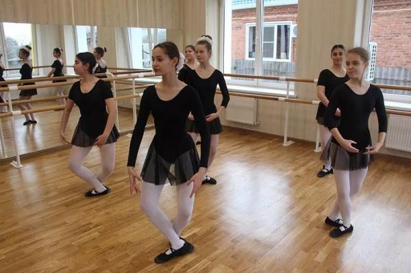 Детскую школу искусств в Усть-Лабинском районе открыли после капитального ремонта
Детскую школу искусств в Усть-Лабинском районе открыли после капитального ремонта
