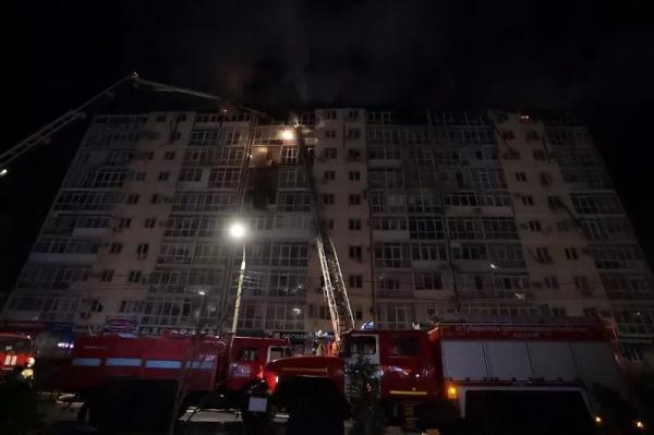 10 часов тушили пожар в многоквартирном доме в Анапе
10 часов тушили пожар в многоквартирном доме в Анапе