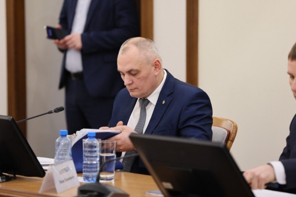 Вениамин Кондратьев проверил сроки строительства спортивных и социальных объектов