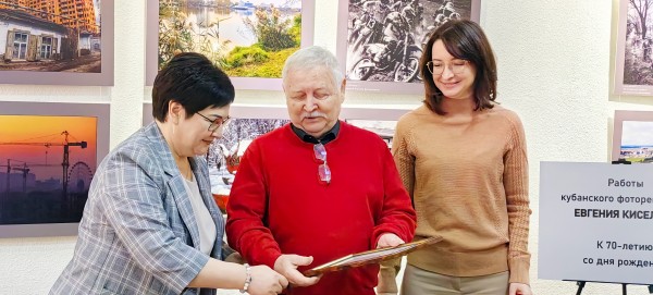 Выставку работ лучших фоторепортеров региона открыли в Краснодаре 
