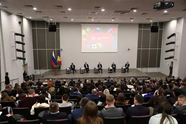 Глава Кубани Вениамин Кондратьев: «Будущее есть у городов и станиц, где людям комфортно жить, создавать семьи и вести бизнес»
Глава Кубани Вениамин Кондратьев: «Будущее есть у городов и станиц, где людям комфортно жить, создавать семьи и вести бизнес»