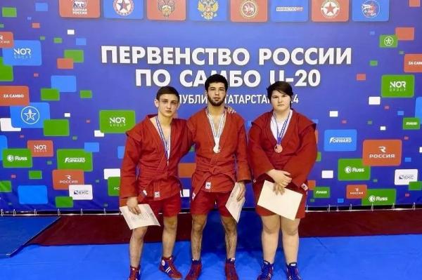 
Кубанские самбисты завоевали шесть медалей на первенстве России                      