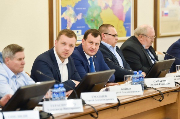 Андрей Прошунин провел заседание по подготовке к предстоящему отопительному периоду