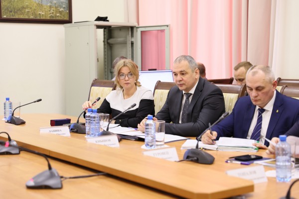 Вениамин Кондратьев поручил разработать программу по обеспечению музыкальных школ автобусами