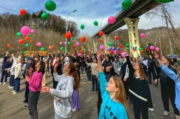 Более 115 тысяч туристов приедут в Сочи на длинные мартовские выходные
Более 115 тысяч туристов приедут в Сочи на длинные мартовские выходные