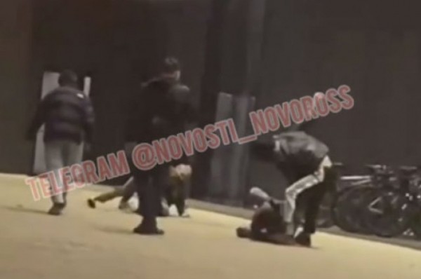 Полиция проводит проверку после массовой драки в Новороссийске
Полиция проводит проверку после массовой драки в Новороссийске