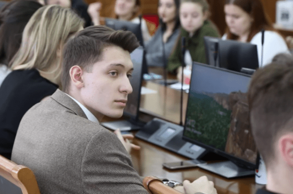 
Студенты КубГУ в ходе дискуссии обсудили предвыборную ситуацию    