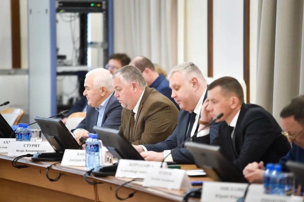 Александр Власов провел расширенное заседание антинаркотической комиссии