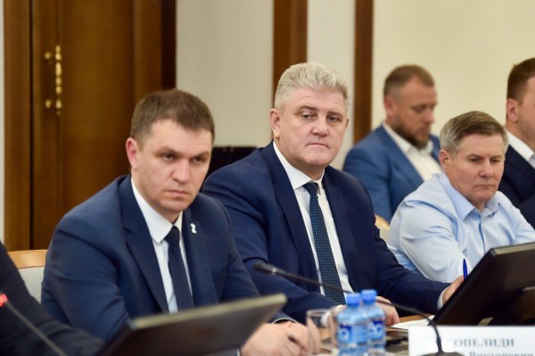 Андрей Прошунин провел заседание по подготовке к предстоящему отопительному периоду