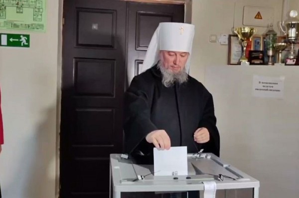 Митрополит Екатеринодарский и Кубанский Василий принял участие в выборах президента РФ
Митрополит Екатеринодарский и Кубанский Василий принял участие в выборах президента РФ