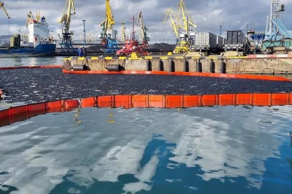 Панамский сухогруз арестован за разлив нефтепродуктов в порту Новороссийска
Панамский сухогруз арестован за разлив нефтепродуктов в порту Новороссийска