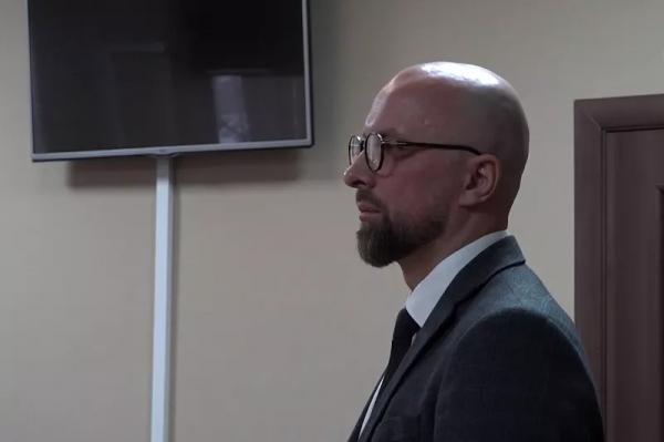 
Суд вынес приговор пластическому хирургу, изуродовавшему модель из Сочи                    
