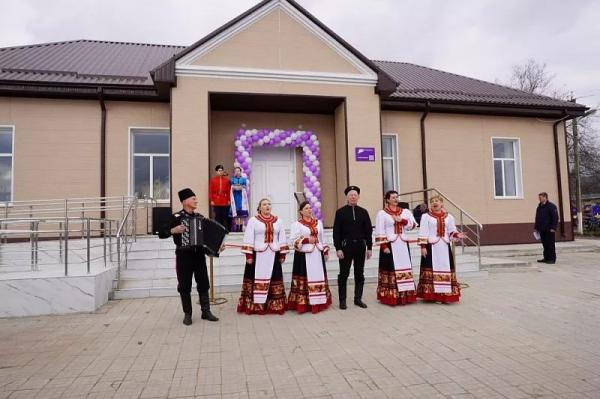В Павловском районе на полгода раньше закончили капремонт Дома культуры
В Павловском районе на полгода раньше закончили капремонт Дома культуры