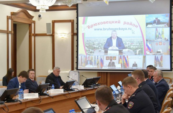 В Краснодаре прошло заседание краевой рабочей группы по делам казачества