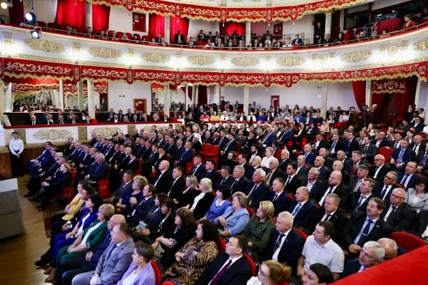 
Глава Кубани Вениамин Кондратьев поздравил представителей местного самоуправления с профессиональным праздником                    