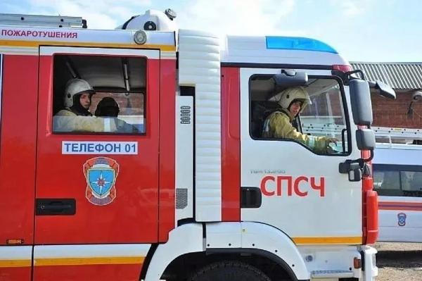 Крупный пожар произошел на мусорном полигоне в Краснодарском крае
Крупный пожар произошел на мусорном полигоне в Краснодарском крае