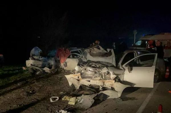 Один человек погиб и шестеро пострадали в ДТП на встречной полосе в Краснодарском крае
Один человек погиб и шестеро пострадали в ДТП на встречной полосе в Краснодарском крае