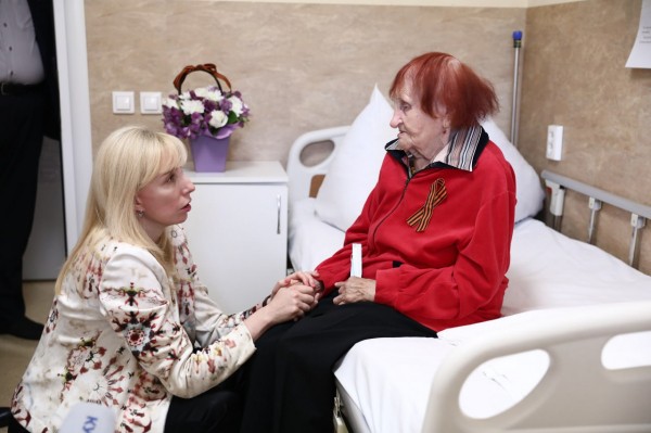 Анна Минькова поздравила с наступающим Днем Победы пациентов краевого госпиталя для ветеранов войн Анна Минькова поздравила с наступающим Днем Победы пациентов краевого госпиталя для ветеранов войн