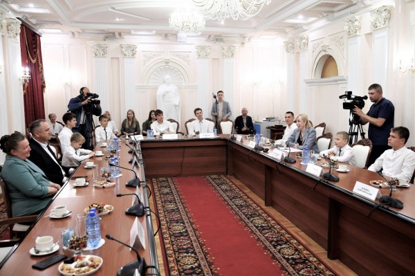 Впервые в Краснодарском крае жительница Усть-Лабинского района удостоена ордена «Мать-героиня» Впервые в Краснодарском крае жительница Усть-Лабинского района удостоена ордена «Мать-героиня»