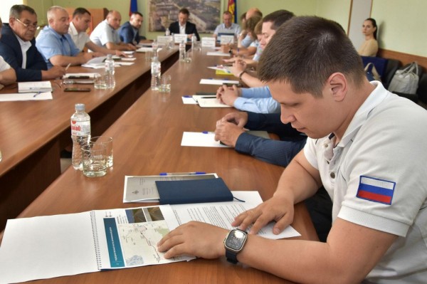 Вице-губернатор Андрей Прошунин осмотрел аварийно-опасные участки дорог в Славянском районе