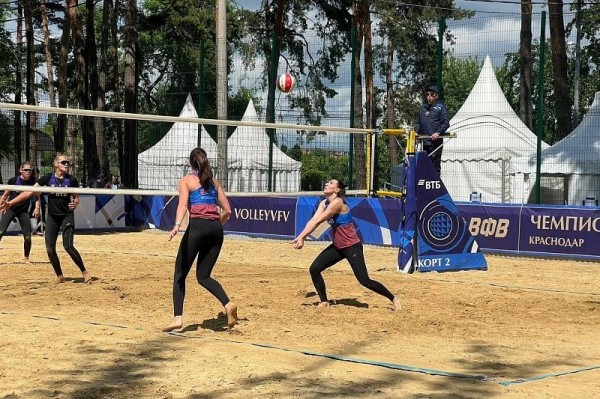 
Матчи чемпионата России по пляжному волейболу стартовали в Краснодаре                    