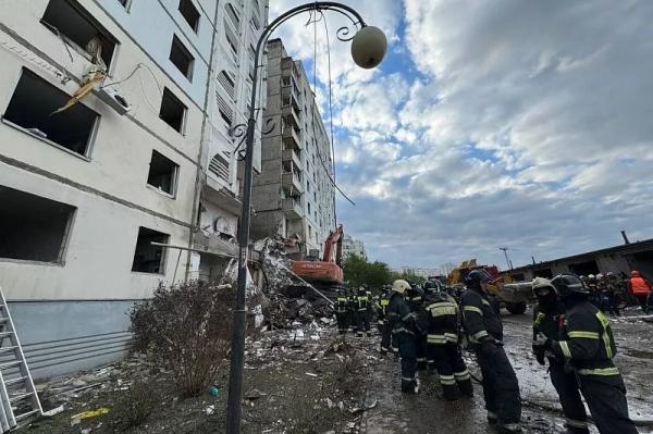 
Поисково-спасательные работы в Белгороде завершены. Специалисты спасли 17 человек                     