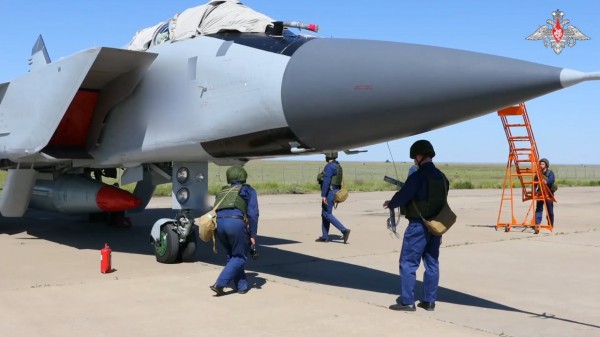  В Южном военном округе начались учения с применением нестратегического ядерного оружия  