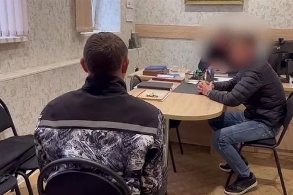Вывез в лесополосу и добил канцелярским ножом. На Кубани убийцу задержали благодаря ДТП
Вывез в лесополосу и добил канцелярским ножом. На Кубани убийцу задержали благодаря ДТП
