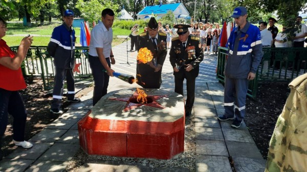 В шести поселениях Лабинского района зажгли Вечные огни у мемориалов