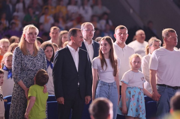В День защиты детей Вениамин Кондратьев наградил победителей краевого конкурса «Стань первым во славу Кубани!» В День защиты детей Вениамин Кондратьев наградил победителей краевого конкурса «Стань первым во славу Кубани!»