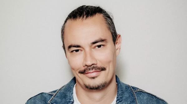 
Режиссер &laquo;Слова пацана&raquo; Жора Крыжовников возглавит жюри кинофестиваля &laquo;Маяк&raquo; в Геленджике                    