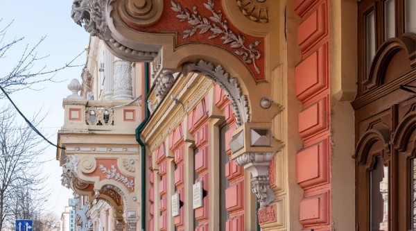 Изразцовые печи и лепнина. Краснодарцев приглашают на новую экскурсию по старинным квартирам