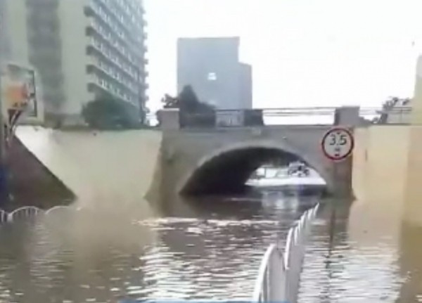 Город ушёл под воду в Краснодарском крае
Город ушёл под воду в Краснодарском крае