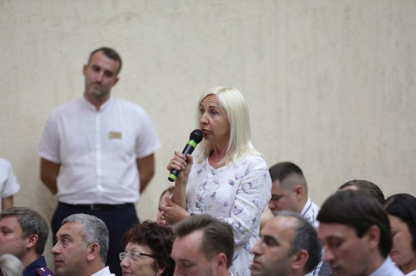 Горячем Ключе отремонтируют стадион и постоят спортзал