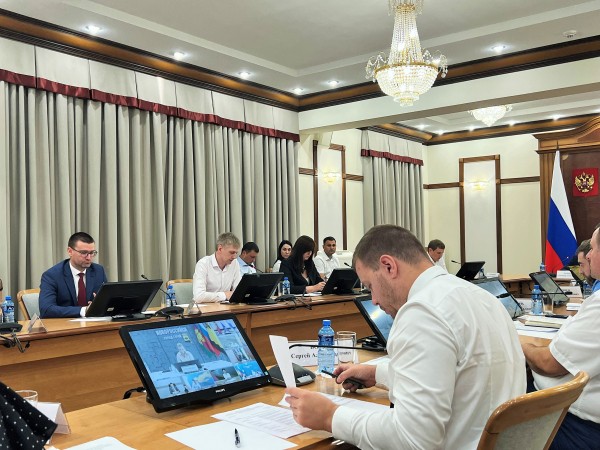 В Краснодаре обсудили проведение летнего курортного сезона В Краснодаре обсудили проведение летнего курортного сезона