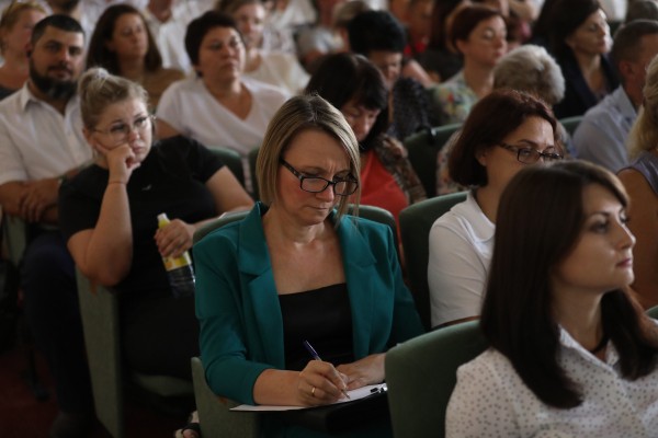 В Кущевском районе построят парк и капитально отремонтируют стадион В Кущевском районе построят парк и капитально отремонтируют стадион