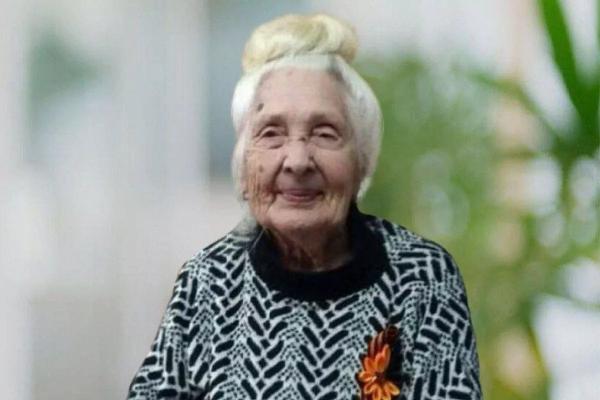 Губернатор Кубани Вениамин Кондратьев поздравил со столетием ветерана Великой Отечественной войны Тамару Кассаеву
Губернатор Кубани Вениамин Кондратьев поздравил со столетием ветерана Великой Отечественной войны Тамару Кассаеву