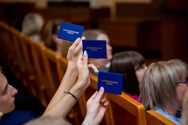 В Краснодарском крае набор в колледжи и техникумы увеличили на 2 тысячи мест
В Краснодарском крае набор в колледжи и техникумы увеличили на 2 тысячи мест