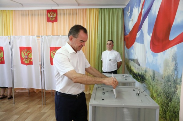 Вениамин Кондратьев принял участие в выборах глав поселений и муниципальных депутатов Вениамин Кондратьев принял участие в выборах глав поселений и муниципальных депутатов