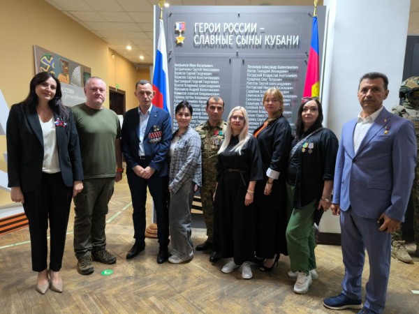 В музее-заповеднике имени Фелицына открыли памятную доску &laquo;Герои России &ndash; славные сыны Кубани&raquo; 
