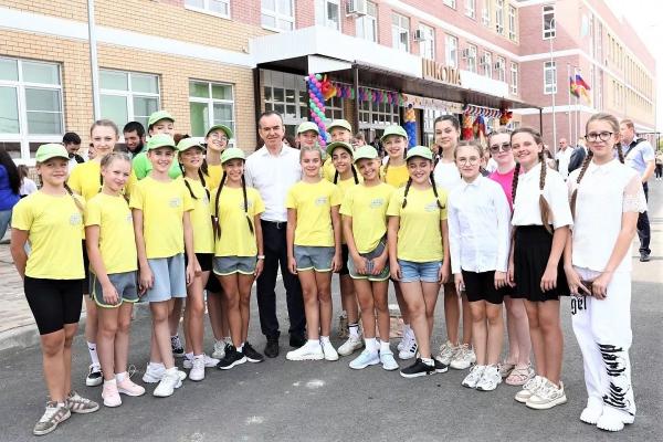 Губернатор Кубани Вениамин Кондратьев: «У каждого ребенка должна быть возможность проявить свои таланты в стенах школы»
Губернатор Кубани Вениамин Кондратьев: «У каждого ребенка должна быть возможность проявить свои таланты в стенах школы»