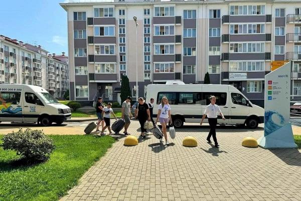 
Семьи из Курской области приехали отдыхать в Сочи                    