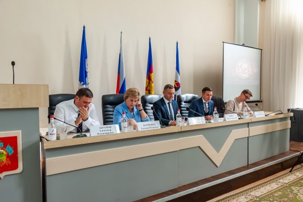 Географфити Артура Чилингарова открыли в Белореченске