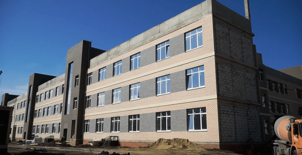 В Краснодаре продолжают строительство школы 
