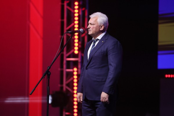 Вениамин Кондратьев наградил победителей Кубка России по самбо