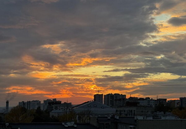 У самолета, прилетевшего из Сочи в Анталью, загорелся двигатель, перевернулись два судна с сомалийцами, погибли люди: что произошло, пока вы спали
У самолета, прилетевшего из Сочи в Анталью, загорелся двигатель, перевернулись два судна с сомалийцами, погибли люди: что произошло, пока вы спали
