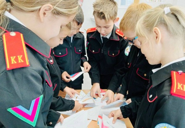 Казаки Краснодарского края в октябре доставили в зону СВО почти 200 тонн гуманитарной помощи Казаки Краснодарского края в октябре доставили в зону СВО почти 200 тонн гуманитарной помощи