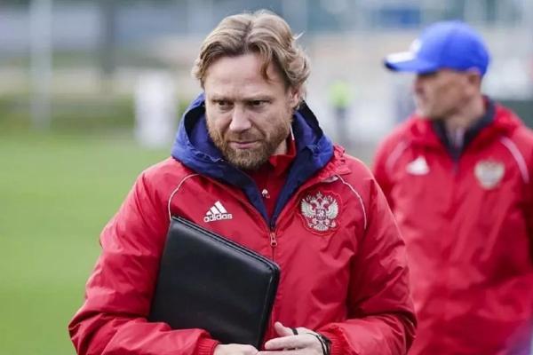 
Карпин рассказал, почему сборной России лучше сыграть с командой Брунея, а не с &laquo;Краснодаром&raquo;                    